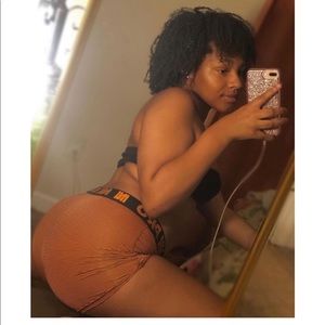 Meet your Posher, Magdaly